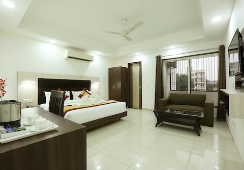 Green Lotus Residency