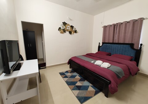 Rajani's Guest House and Premium PG