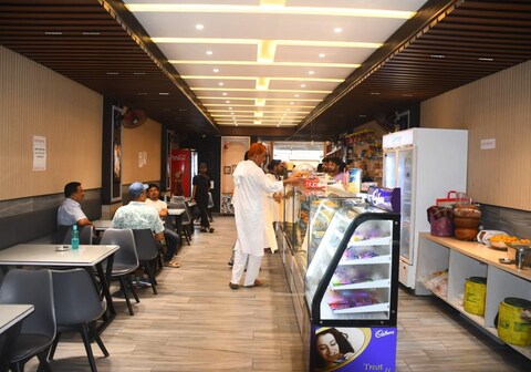 Hotel Sah Sweets, Bihar