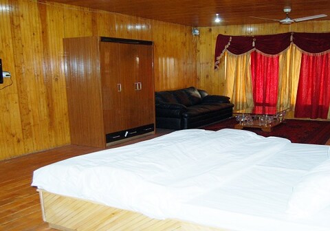 Saffron flower palace