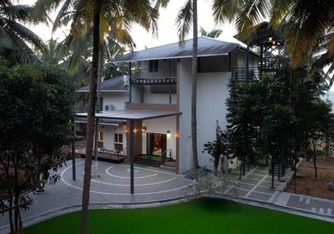 WINNERS HILL RESORTS