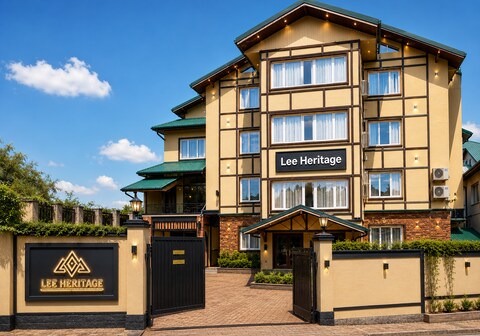 Hotel Lee Heritage (Central Heating & Air Conditioned)