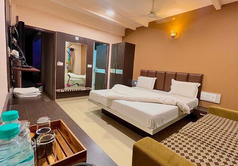 Hotel Ashapura by Sky Stays