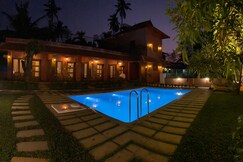 Ponyo Stays, Cochin Ponyo Stays, Cochin