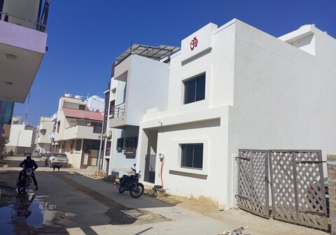 Dwarka Bungalow Only Family