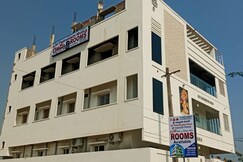 SRI PADMAVATHI NIVAS, Kakinada SRI PADMAVATHI NIVAS, Kakinada