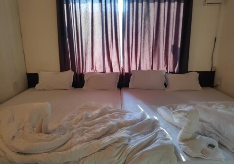 Coozy Full Ac Appartment With Power Backup