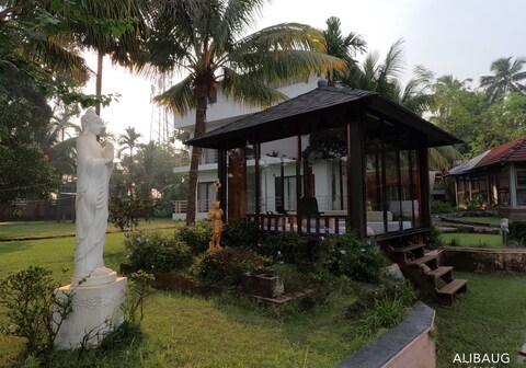Bougainville 7BHK with pool