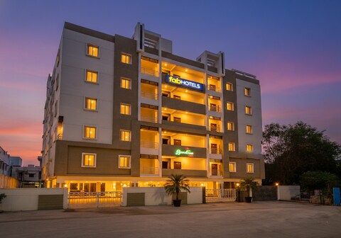 FabHotel Limestone Suites - 750M from Yashoda Hospitals, Somajiguda