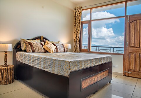 Hills View Paradise | Rooms & Kitchen