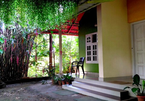 Summervilla traditional cottage