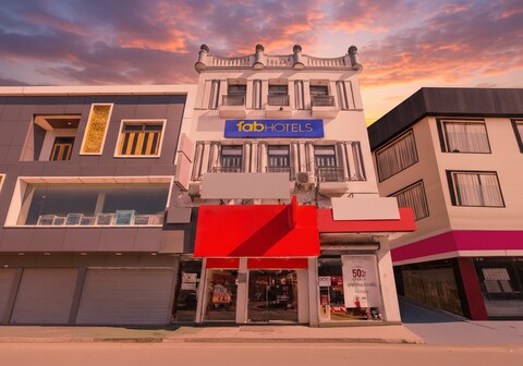 FabHotel Rivlet Premium