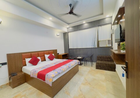 Shankara Inn, 15 Mints from Temple