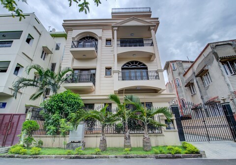 Dorota House | Room & Caretaker