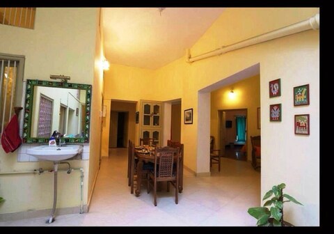 Cozy Inn Homestay | Rooms & Caretaker