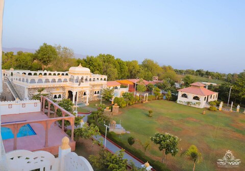 YASHVEER RESORT