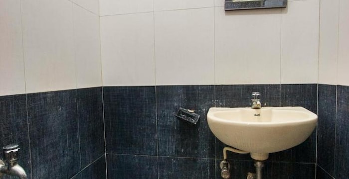Samudra Residency Chennai Deluxe AC Washroom 2 room