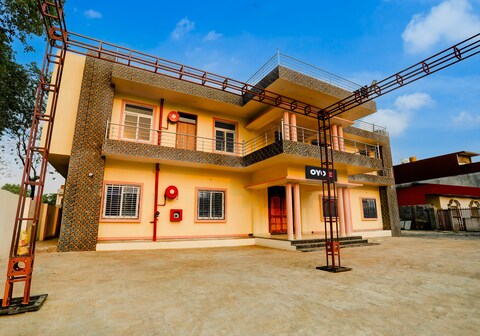 OYO 825372 RK Palace