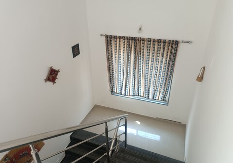 Blue Diamond Guest House & Family Villa