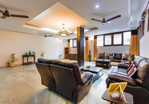 Comfortable Safe AC Ensuite Homestay in GK Room 1