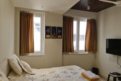 MAGNIFICENT-4 BHK-DEFENCE COLONY-5 MIN WALK METRO | Entire, Delhi MAGNIFICENT-4 BHK-DEFENCE COLONY-5 MIN WALK METRO | Entire, Delhi