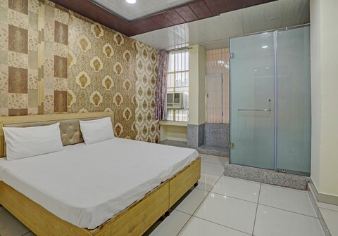 Super Hotel O Krishna Guest House & PG