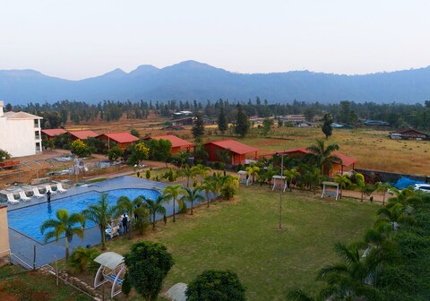 Daksh The Valley Resort - Saputara