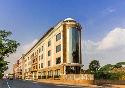 Clarks Inn Suites Gwalior