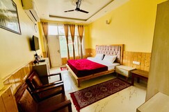 PC KUNJ HOMESTAY & RESTAURANT, Kasauli PC KUNJ HOMESTAY & RESTAURANT, Kasauli