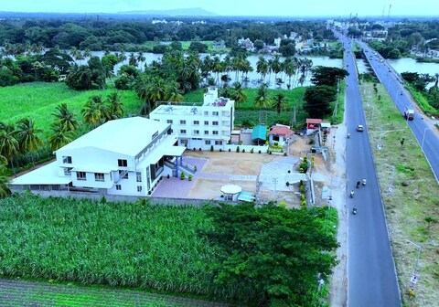 Manjus Village Holiday Resort