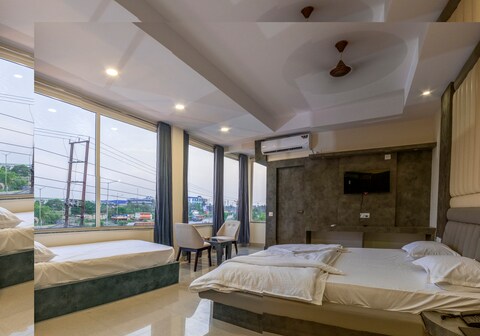 HOTEL EXPRESS INN