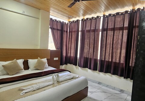 Friends Resort