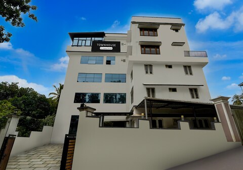 Super Townhouse Thondayad Calicut Formerly Dream Casa