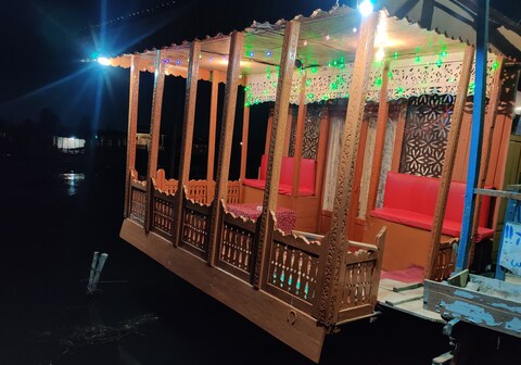 Houseboat Young Ambassador