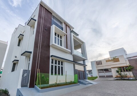 IROOMZ Eco Brickmark Serviced Apartments