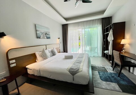 Beautiful 4 Bedroom Pool Villa Laguna, Bangtao