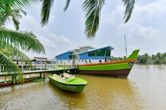 OYO 16796 House Boat Stay Kothad Backwaters, Cochin OYO 16796 House Boat Stay Kothad Backwaters, Cochin
