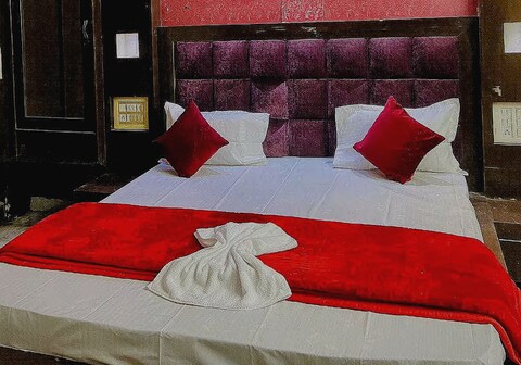 Hotel O Red Heart Inn