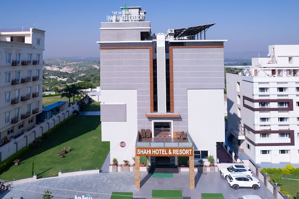 The Sky Imperial - Hotel Shahi & Resort