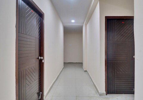 OYO 812329 Shri Ganesh Residency