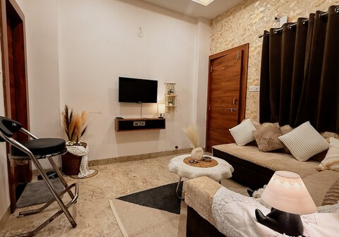 Luxe Couple Friendly | Private 1BHK | Nipania