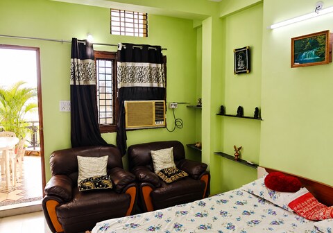 Studio Apartment with Kitchen