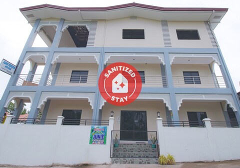OYO 781 Junie Pension House