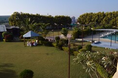 Woods Inn Resort (Aero), Bhopal Woods Inn Resort (Aero), Bhopal