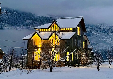 Flustern Hostel and Cafe