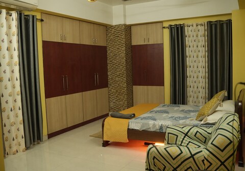 Domus Homestay | Six Mile