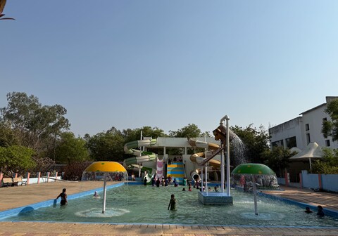 Damos Rainbow Resort