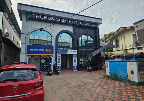 7 The Business Hotel