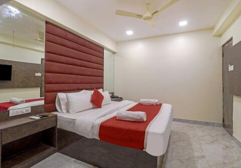 Hotel B Town