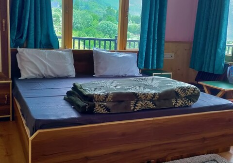 yurzom homestay